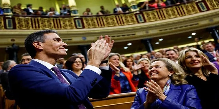 بيدرو سانشيز يفوز بثقة البرلمان الإسباني لتشكيل حكومة جديدة.. وصدمة في الجزائر